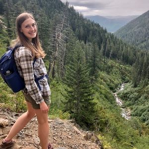 Meet your Posher, Kayla